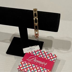 Premier Designs - Star Studded Gold magnetic clasp Bracelet 7.5” bangle style